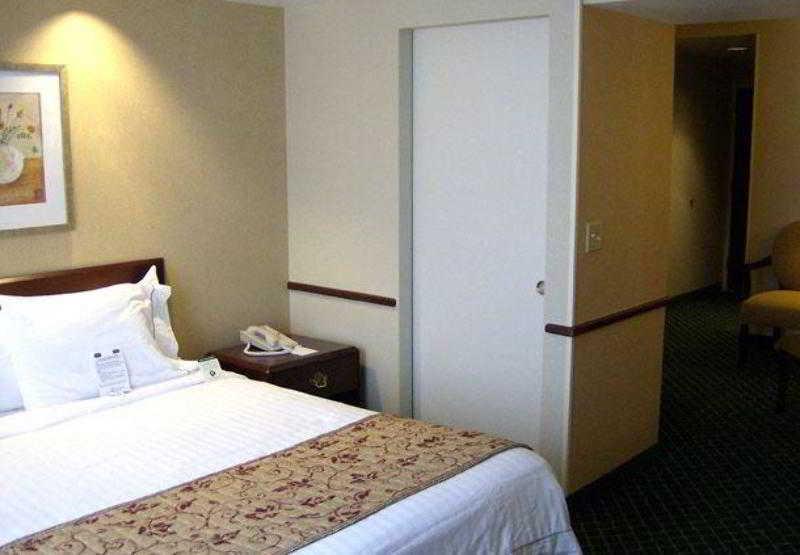 Fairfield Inn & Suites Butler Rum bild
